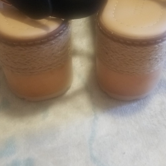 Shoes - Picture 3 of 6